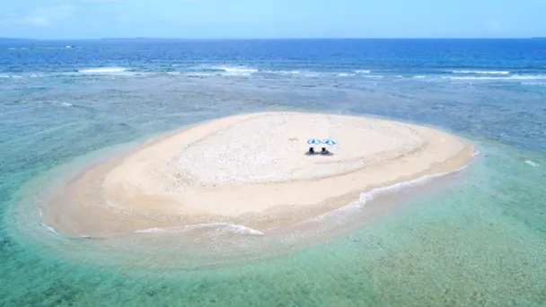 ウカビ島