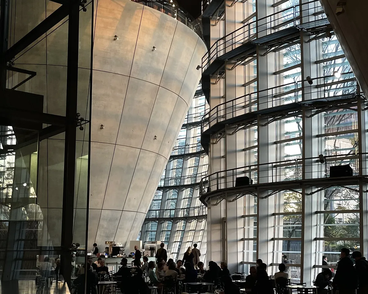 国立新美術館