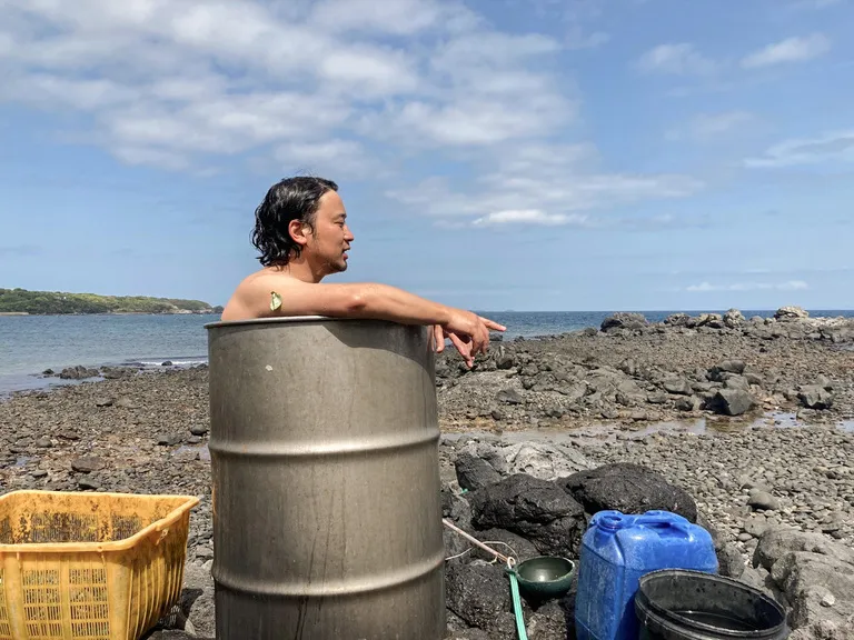 "Generating Next-Generation Energy from Innate Human Joy" Why Did a Power Company's Internal Venture Choose an Uninhabited Island? | TRAPOL Representative Interview [Part 1]