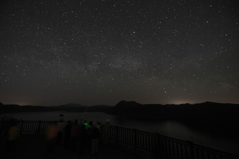 the night sky (夜空) 赤岳と星空 (山梨県) 」について詳しく見る | FIND/47