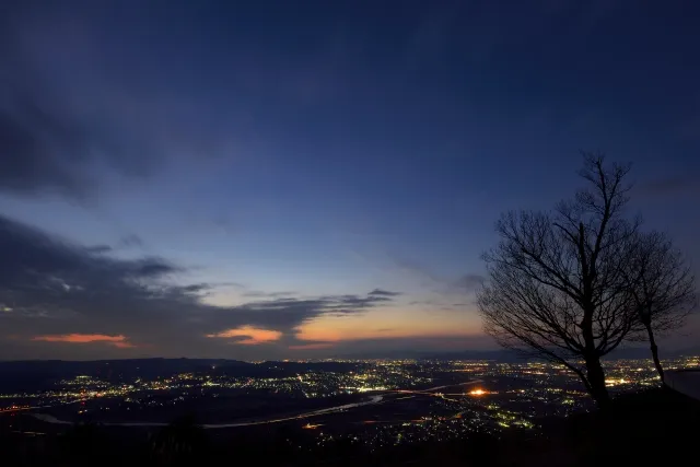 万灯呂山