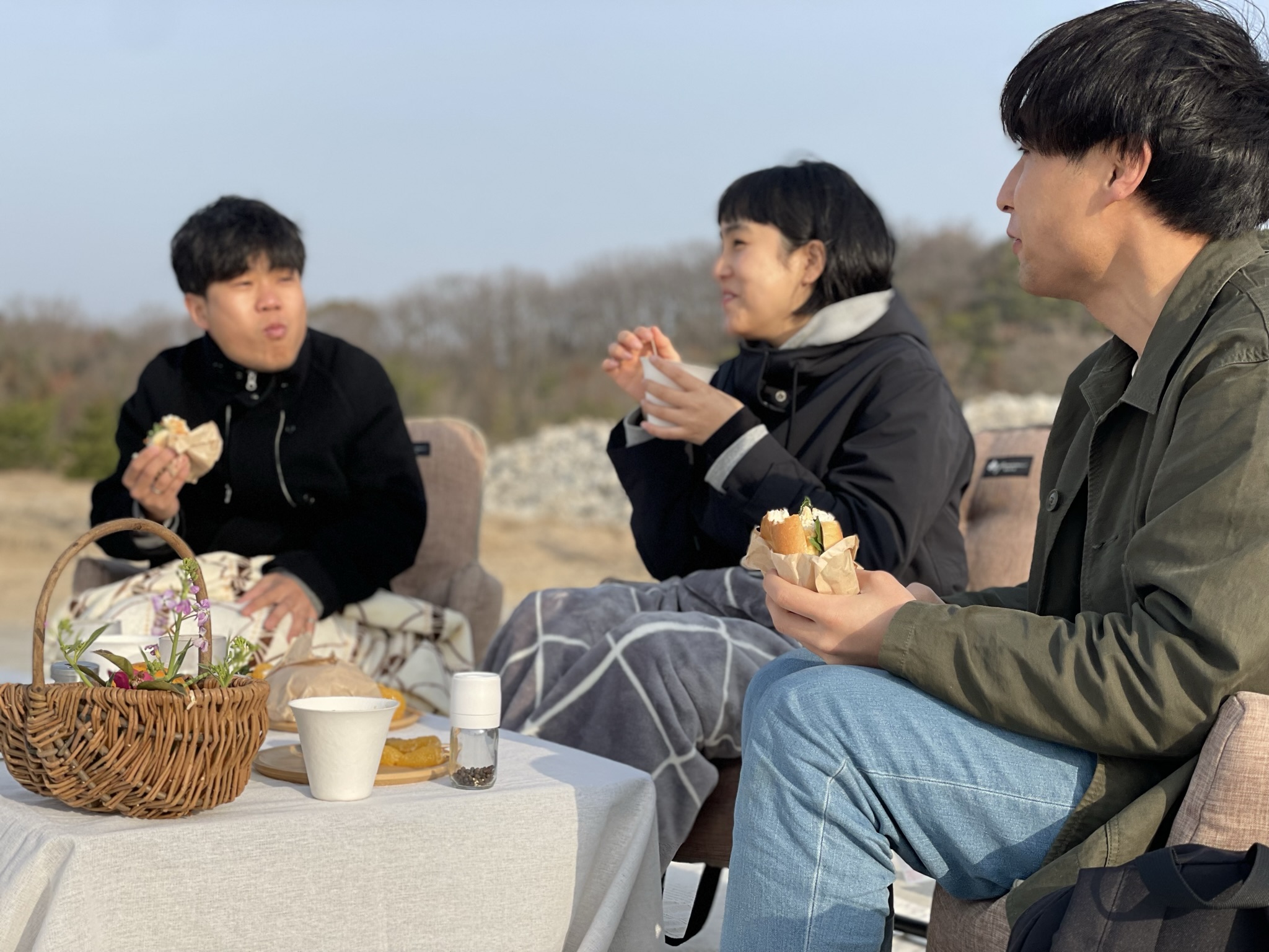 豊島の絶景ウッドデッキで朝ごはん