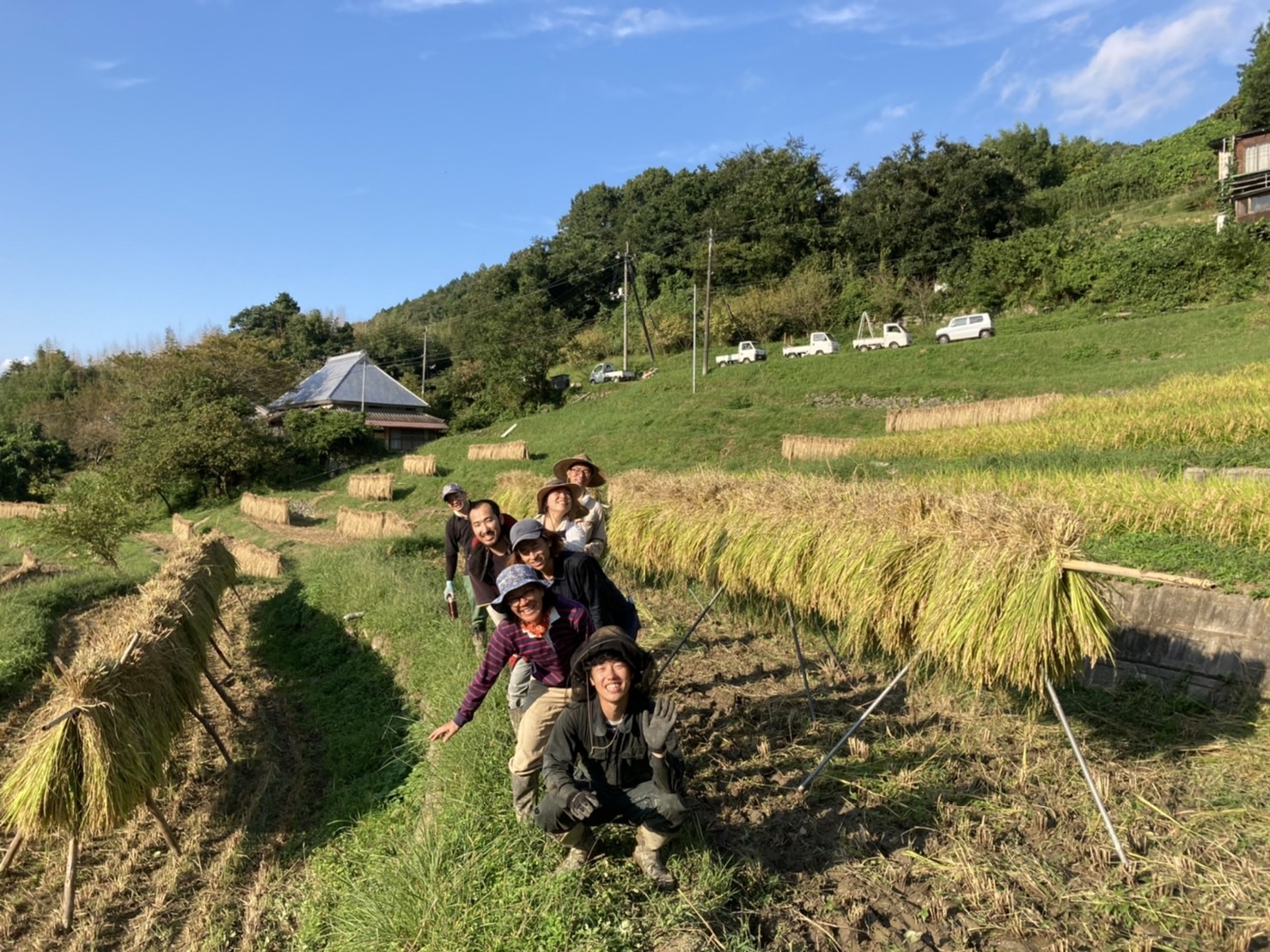Local charcoal: a rural-life experience with charcoal-grilled local ingredients and freshly cooked terrace-grown rice / "I want to keep welcoming people who enjoy life here in many ways, while growing myself too"