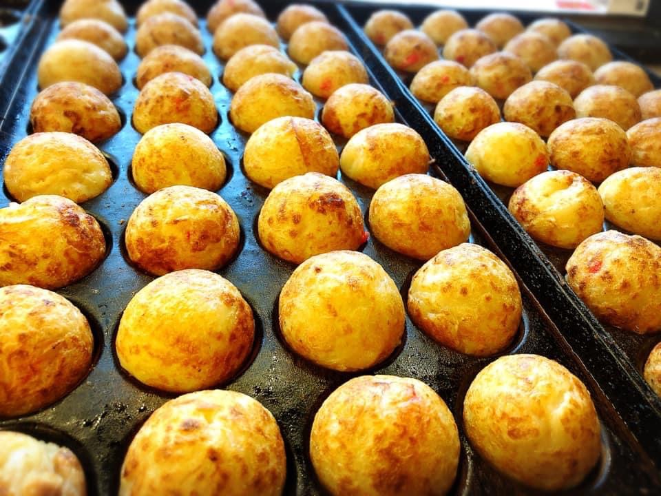 【食べ放題付き】大阪でたこ焼き作り！お店の本格機材で絶品のたこ焼きを作って食べよう！ / 本格機材を使ってたこ焼きを作れる！自分が作ったオリジナルのたこ焼きを楽しもう！