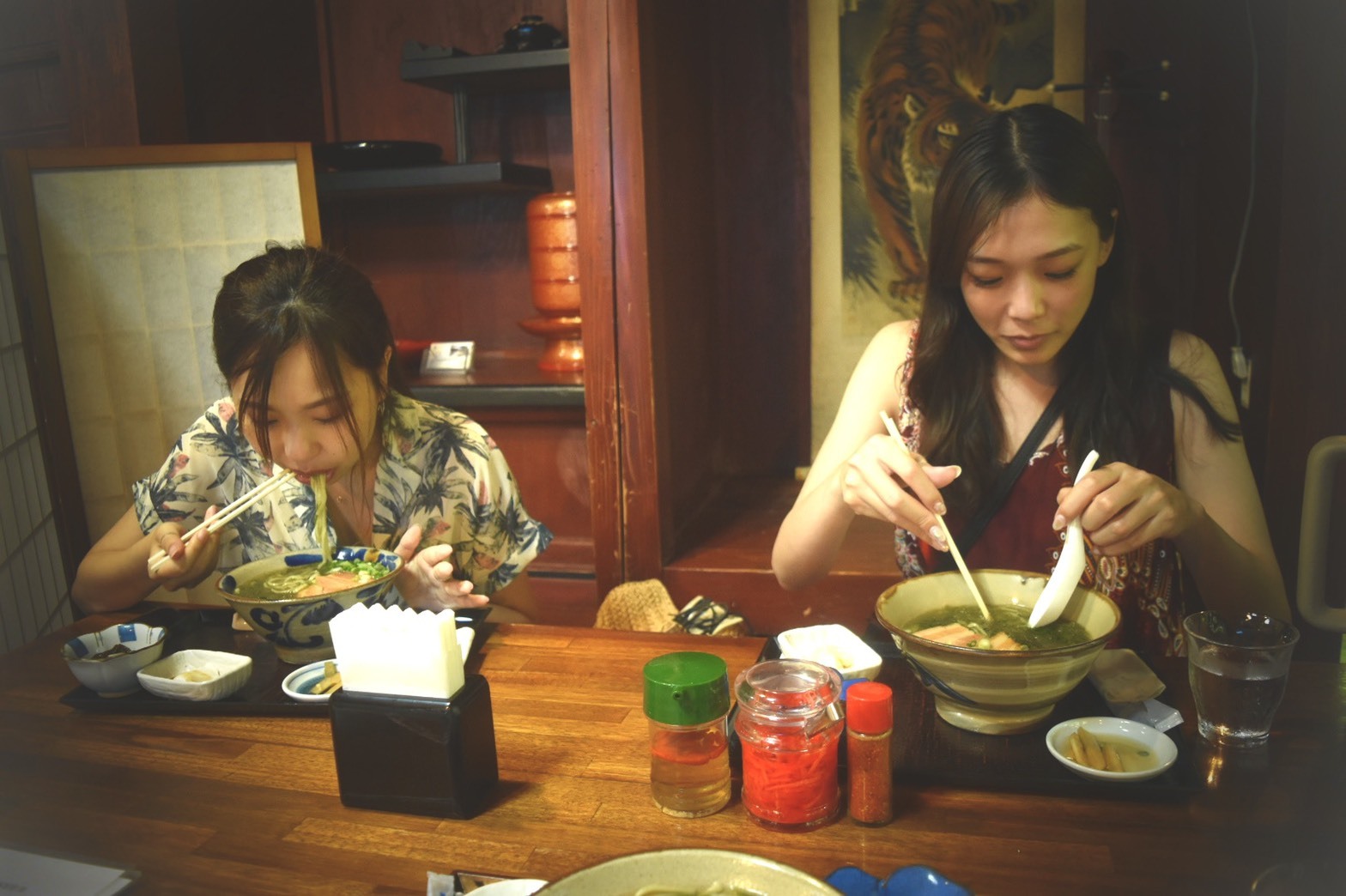 地元の人が通う沖縄そば屋へ
