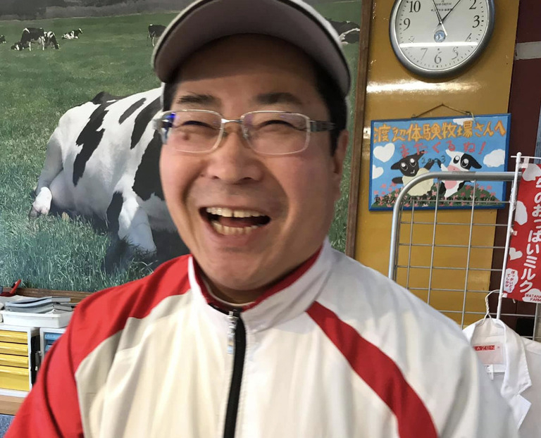 【ばんばんざいも体験！】北海道弟子屈、大自然1泊2日満喫ツアー / 愉快な社長、ナベオさんと楽しむ渡辺牧場体験♪