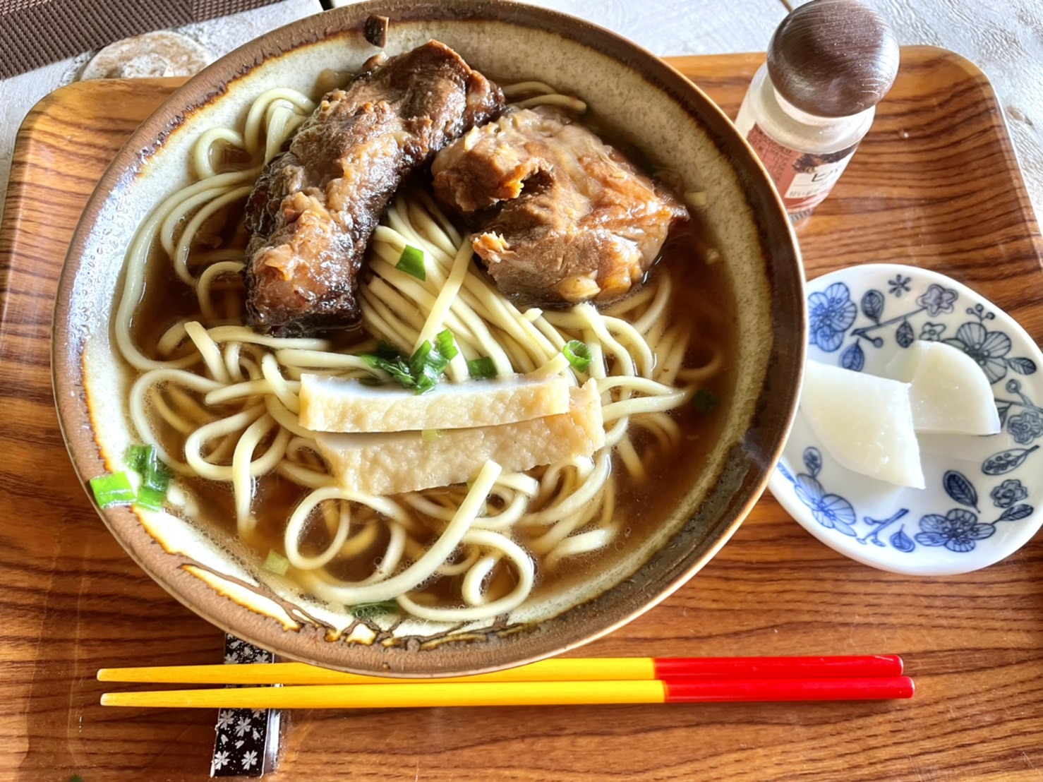 Ishigaki: a soothing time with the island's animals / A café where you can meet goats and aigamo ducks