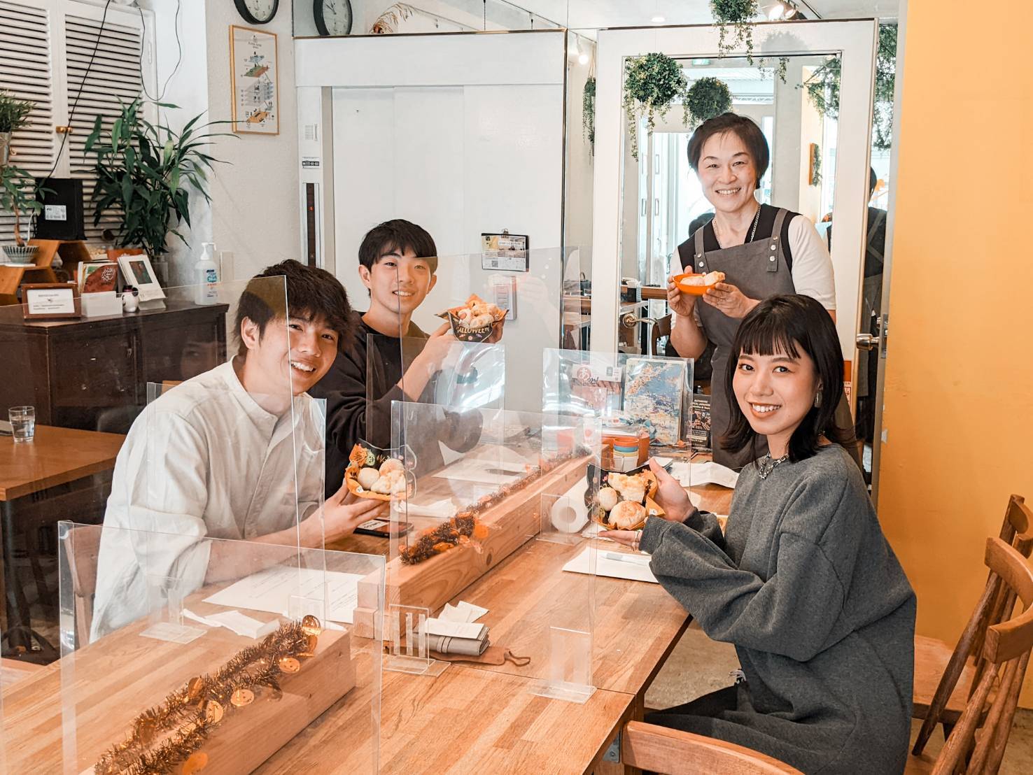 整理収納アドバイザーに学ぶ、10分でできるシンプルパン / いざ試食！できたてのフワフワもちもちパンに感動。