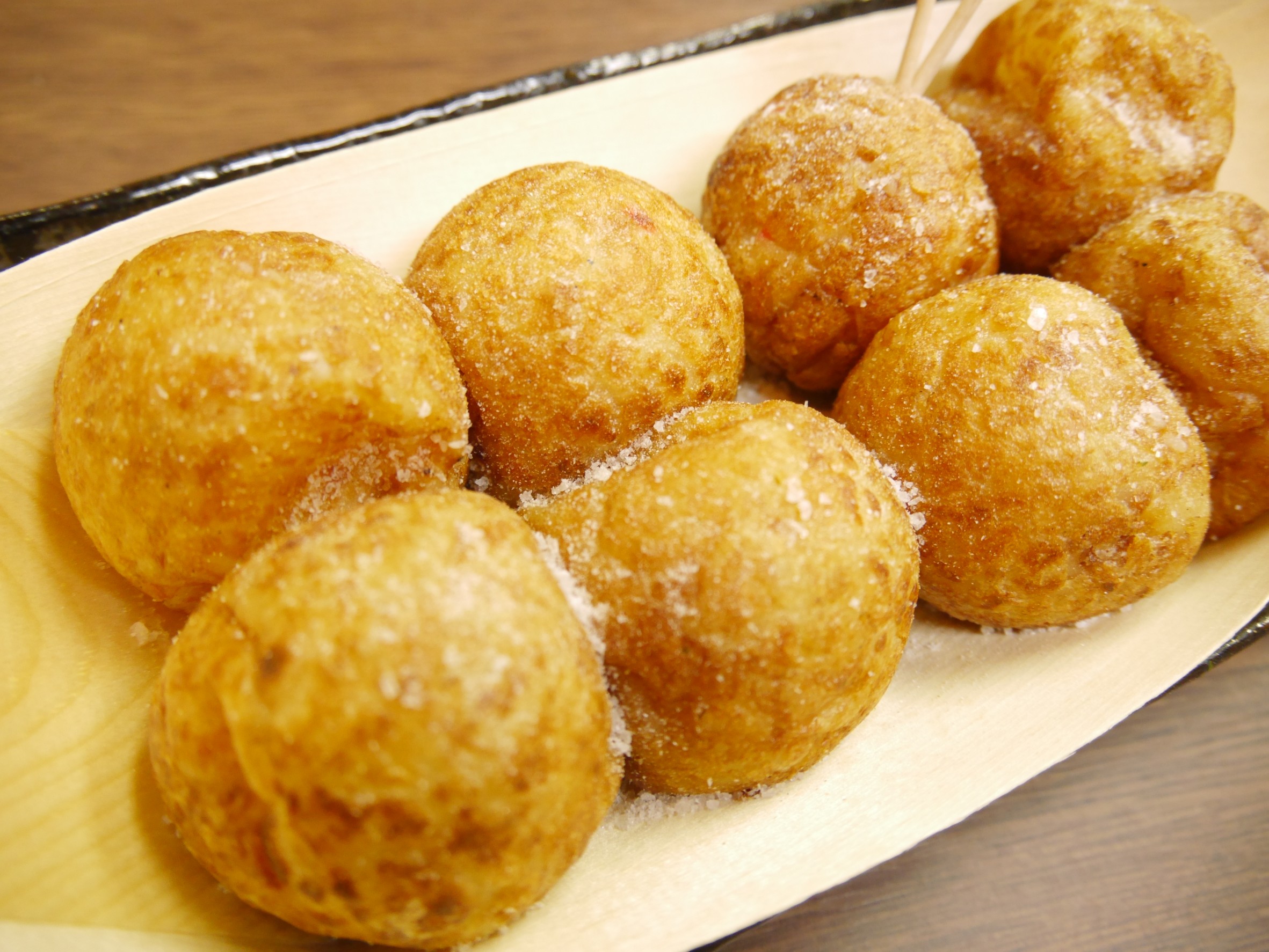 【食べ放題付き】大阪でたこ焼き作り！お店の本格機材で絶品のたこ焼きを作って食べよう！ / たこ焼き食べ放題！色んな味を試して楽しく食べ比べしよう！