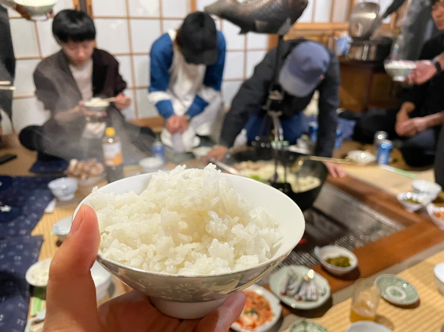 Local charcoal: a rural-life experience with charcoal-grilled local ingredients and freshly cooked terrace-grown rice / Learning deliciously about charcoal and firewood, Japan's eco fuels, produced and used locally