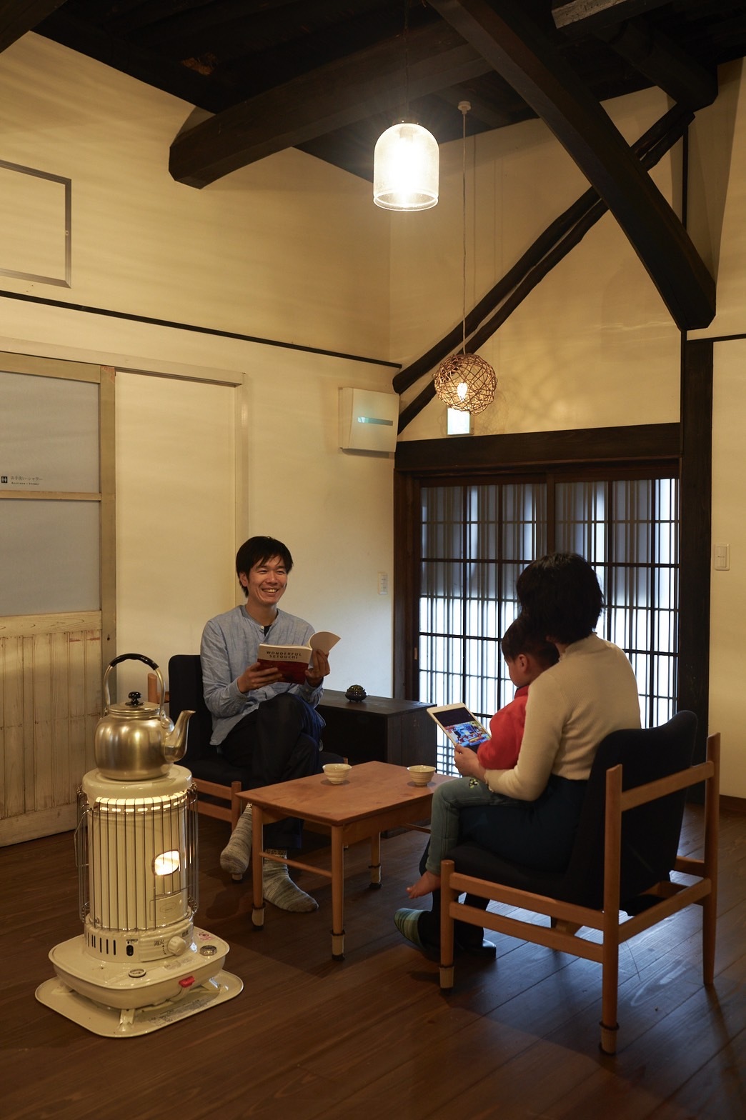 囲炉裏のある一棟貸しの宿でジビエ料理