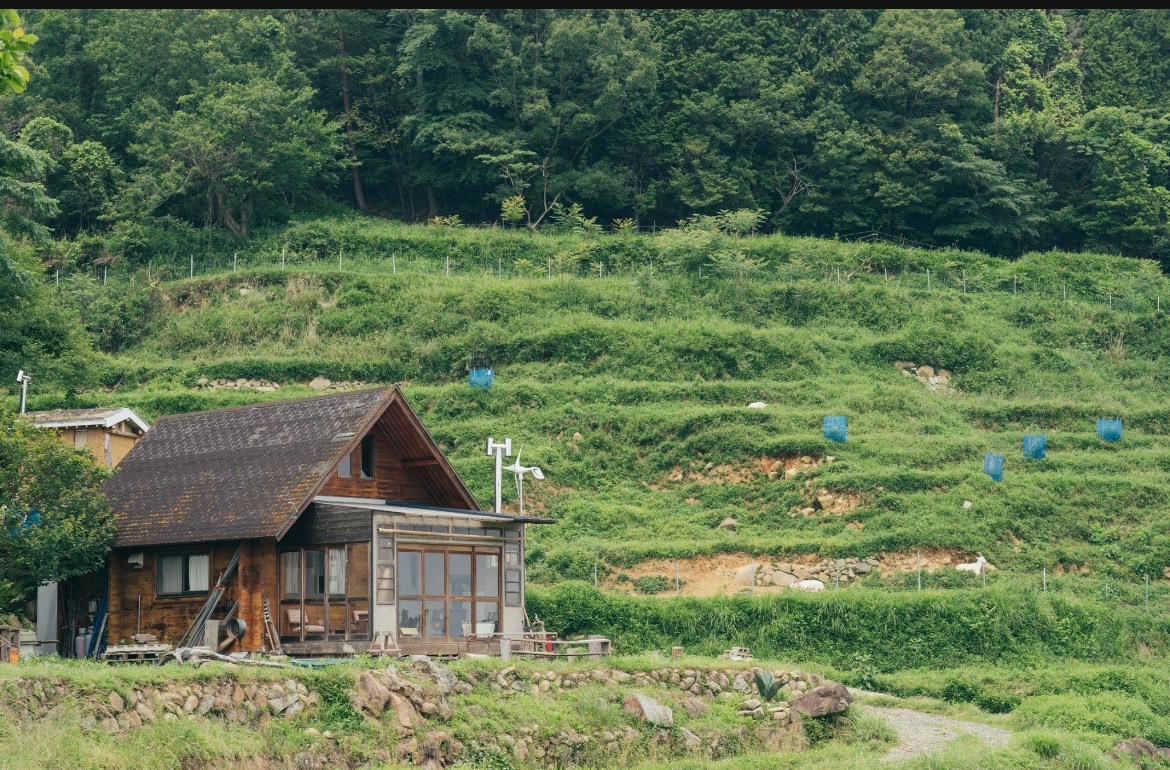 Connect with nature, blend into it, decide nothing and do anything: an Ueyama retreat (1 night, 2 days) / A cottage stay with the warmth of family time