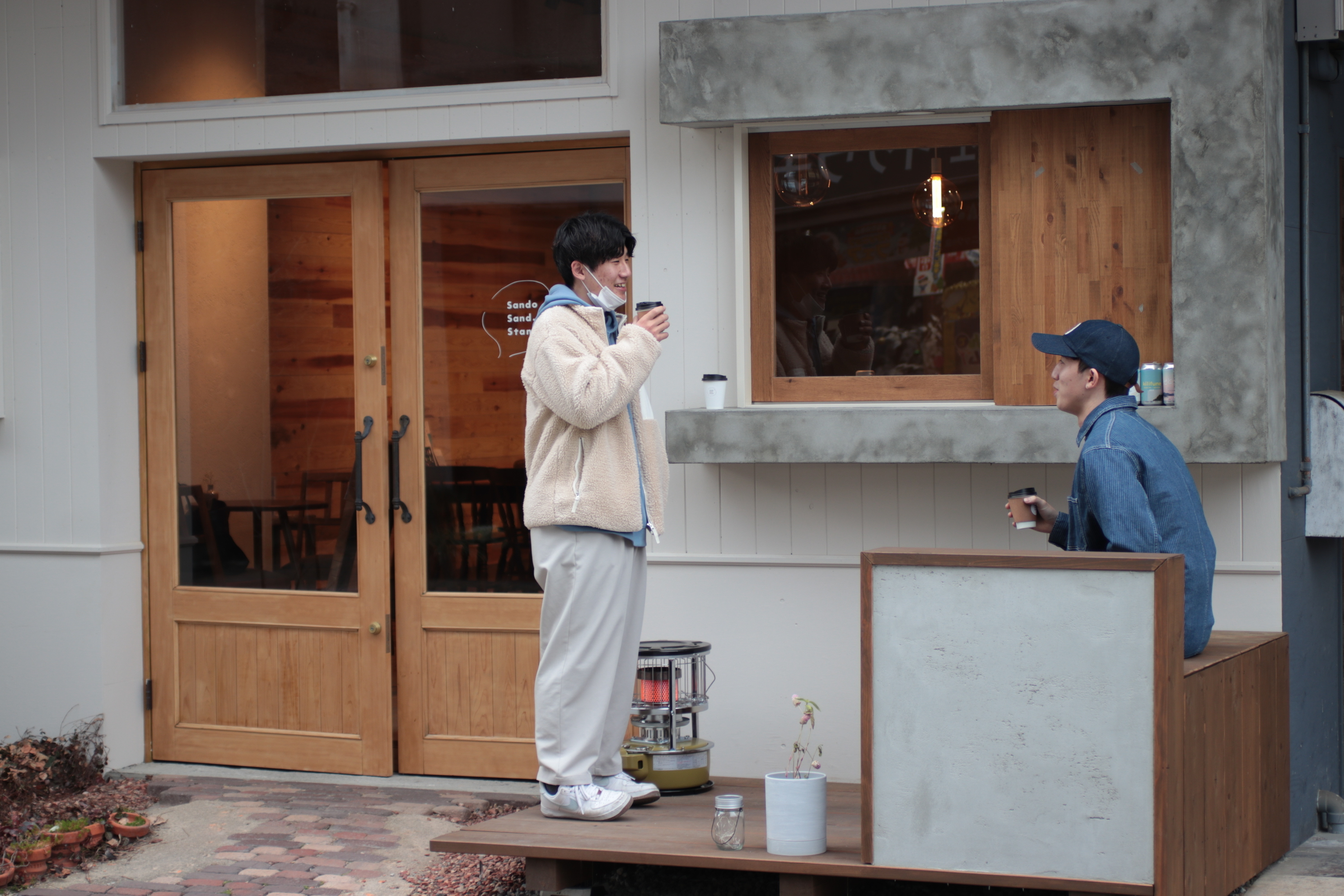 琴平でベーグルサンドとコーヒーをいただきながら、アートに触れる旅プラン / ふわふわもちもちの自家製ベーグルと香川県産の野菜をふんだんに使ったサンドと香川で焙煎したコーヒーをいただく！