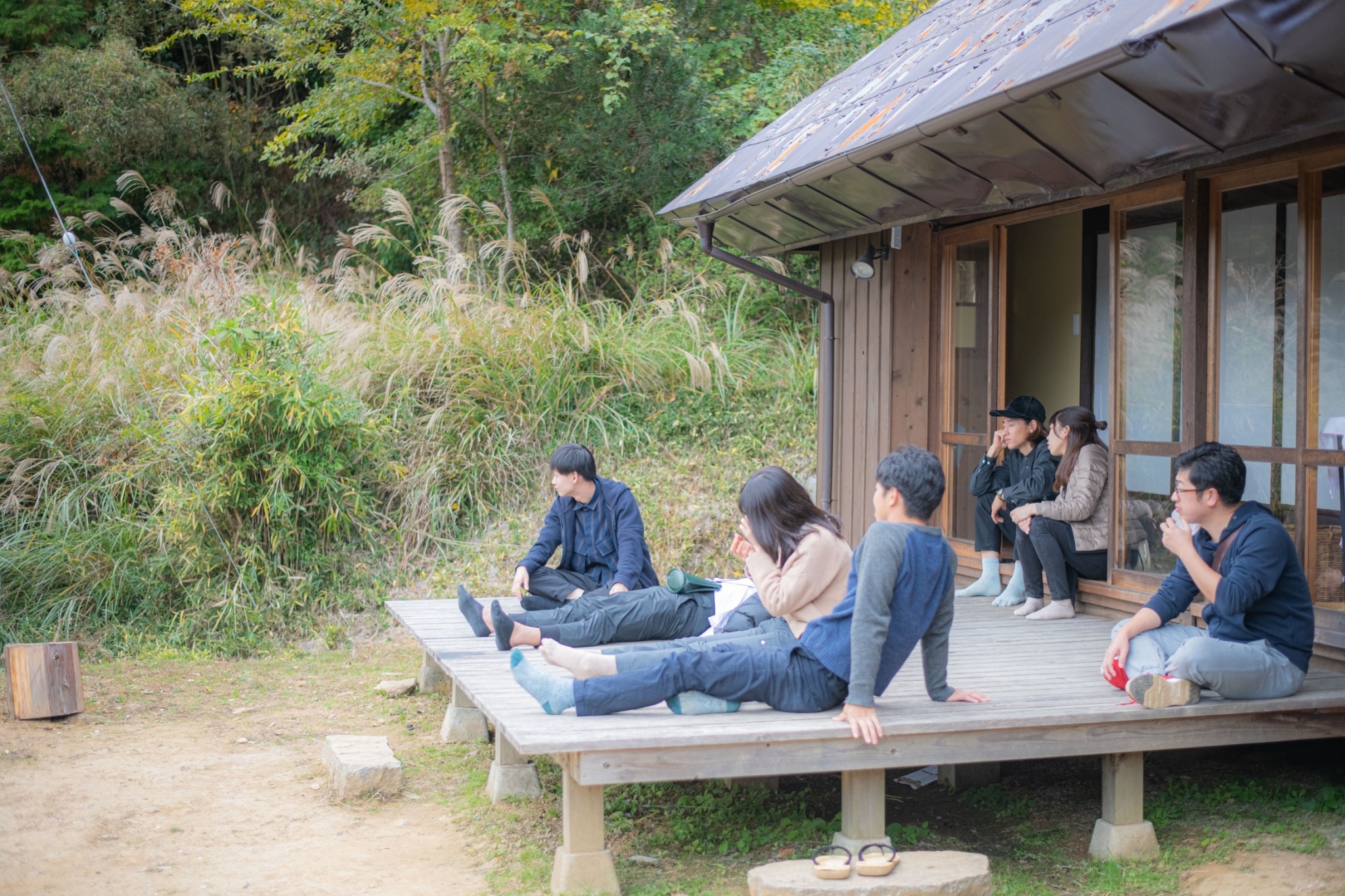 Local charcoal: a rural-life experience with charcoal-grilled local ingredients and freshly cooked terrace-grown rice / "I want to keep welcoming people who enjoy life here in many ways, while growing myself too"